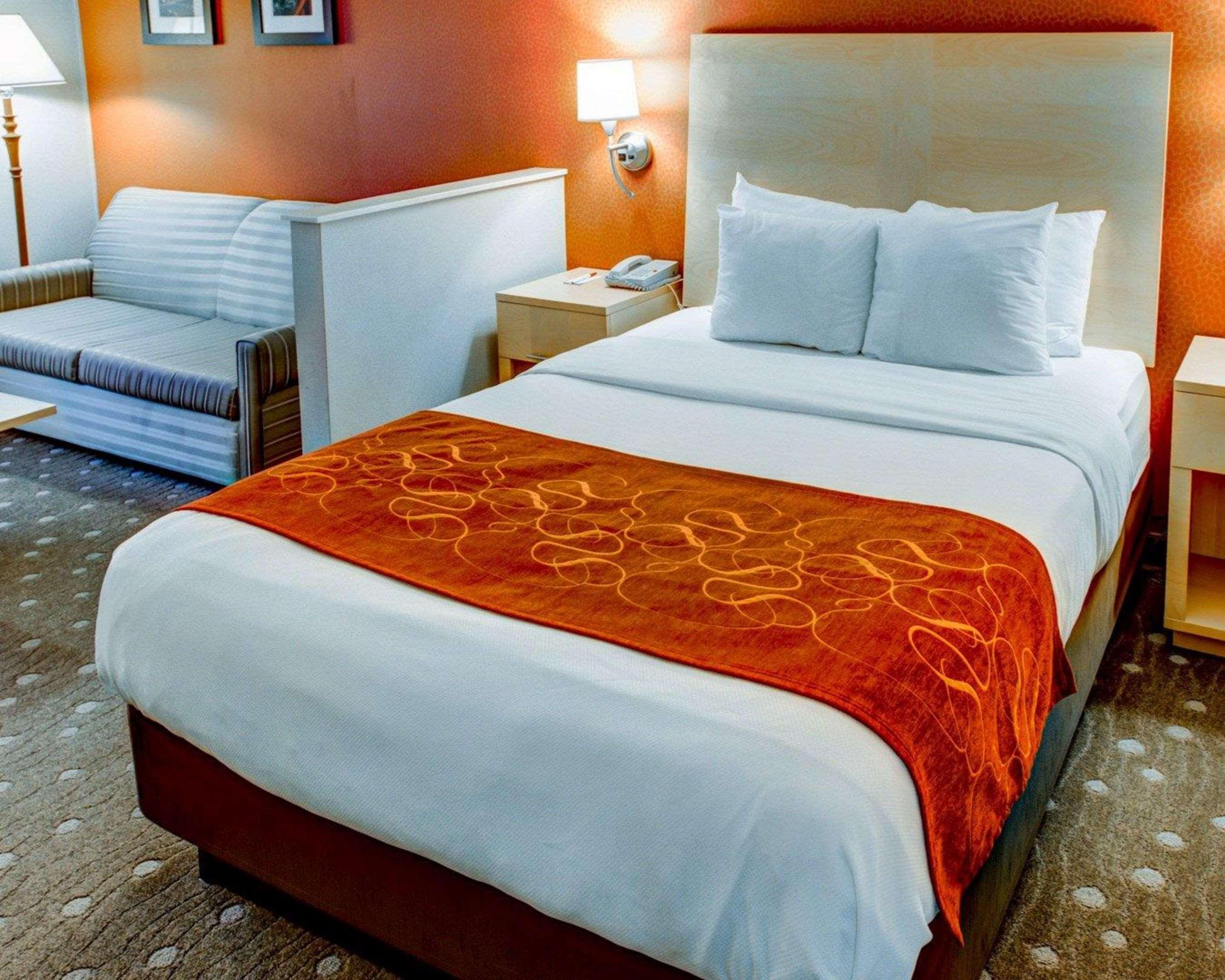 Comfort Suites Pittsburgh Airport Robinson Township  Exterior photo