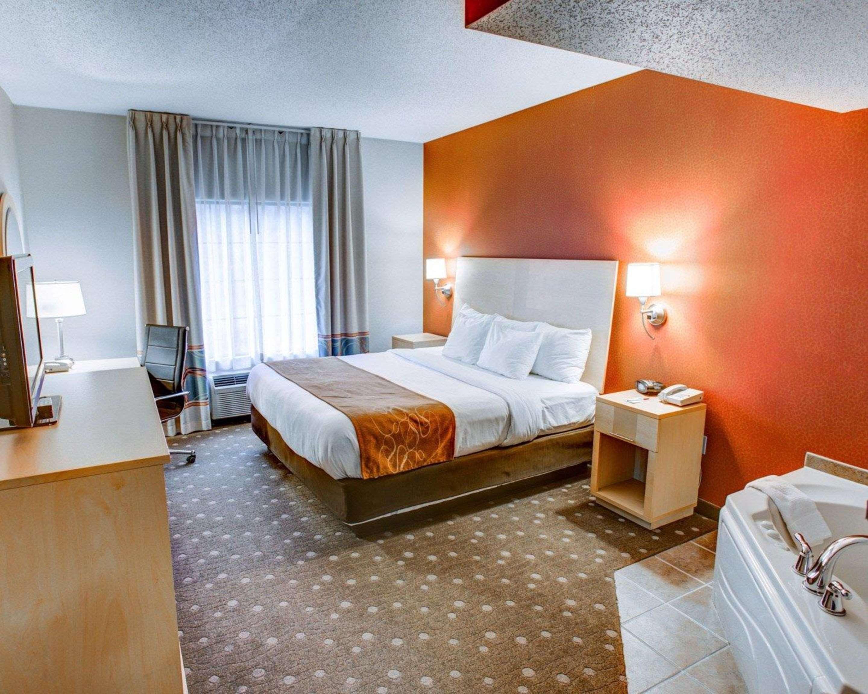 Comfort Suites Pittsburgh Airport Robinson Township  Exterior photo