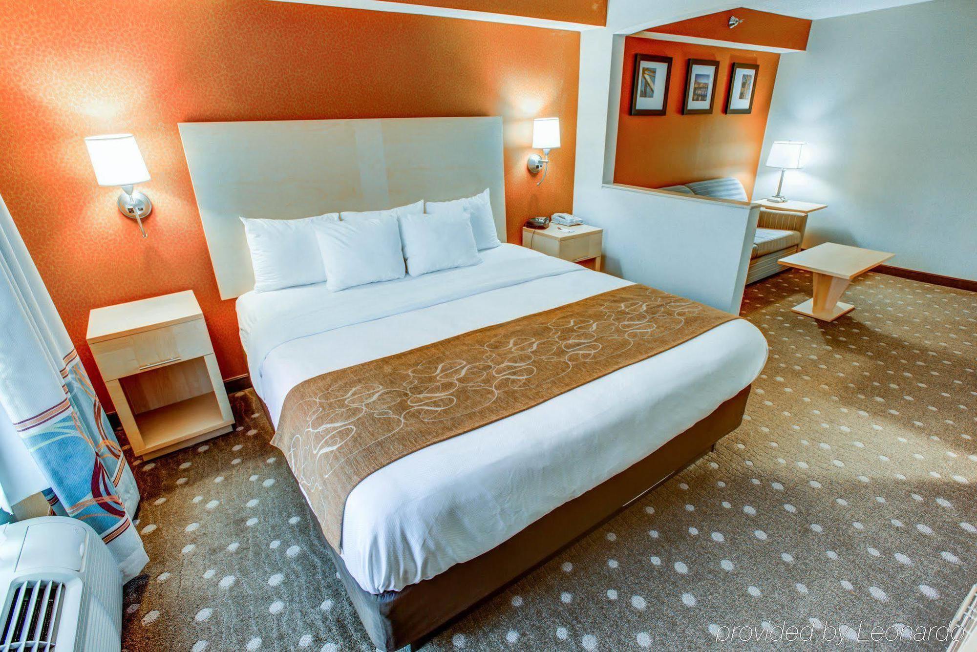 Comfort Suites Pittsburgh Airport Robinson Township  Exterior photo